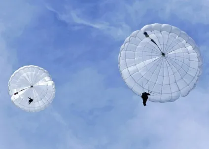 Десантний парашут д-10 і д10п, у владі неба (десантні парашути) Десантний парашут д-10 і д10п, у владі неба