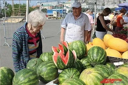 Дівчатка смачніше! Навіщо, купивши кавун, кидати його в воду, суспільство, АіФ Кременчук