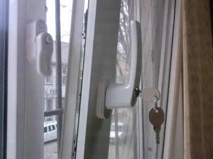 Дитячий замок на пластикові вікна - як встановити ціна і види bsl, penkid і maco (замок) Дитячий замок на пластикові вікна - як встановити ціна і види bsl, penkid і maco