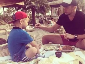 Дом 2 гусев розповів як допомагає синові від Феофілактова