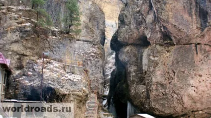 Дорога на Чегемские водоспади кабардино-Балкарії, дороги світу (Чегемській ущелина) Дорога на Чегемские водоспади кабардино-Балкарії, дороги світу