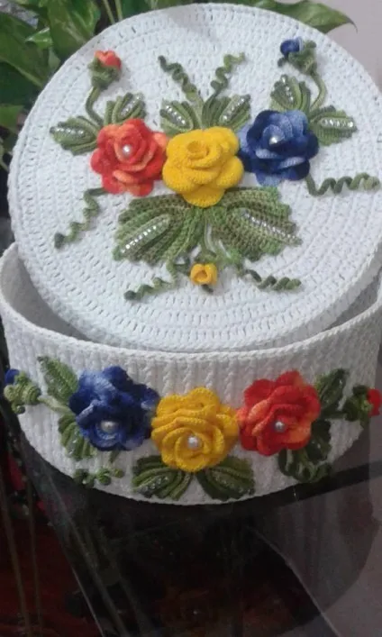 Ефектна в'язана гачком шкатулка, рукоділля (поруч стовпчиків накиду) Ефектна в'язана гачком шкатулка, рукоділля