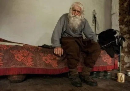 Цей бомж щодня жебрати на вулицях () Цей бомж щодня жебрати на вулицях