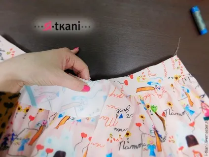 Family-look в однаковому вбранні і з яскравим іскоркою в погляді (family-look: в однаковому вбранні і з яскравим іскоркою в погляді. Шиємо сукні для мами і доньки) Family-look в однаковому вбранні і з яскравим іскоркою в погляді
