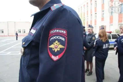 Форма мвдУкаіни старого і нового зразка, жіноча і чоловіча парадна і повсякденний одяг поліції
