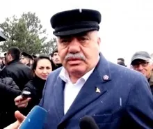Генерал Манвел проти, щоб йому розбили голову (генерал Манвел Григорян вимагає розбити голови розкрадачів ЕСА) Генерал Манвел проти, щоб йому розбили голову