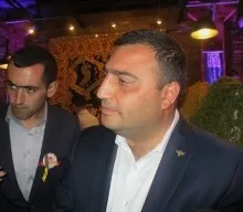 Генерал Манвел проти, щоб йому розбили голову (генерал Манвел Григорян вимагає розбити голови розкрадачів ЕСА) Генерал Манвел проти, щоб йому розбили голову