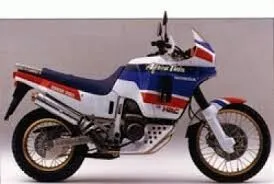 Honda africa twin vs yamaha super tenere (yamaha) Honda africa twin vs yamaha super tenere