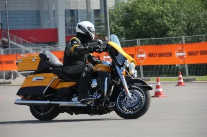 Harley-davidson ні, дякую! Байки про байках ( «як провів літо») Harley-davidson ні, дякую! Байки про байках