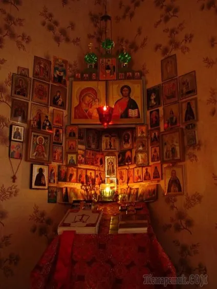 Ікони в будинку