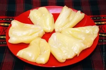 Перець фарширований куркою і рисом тушкований