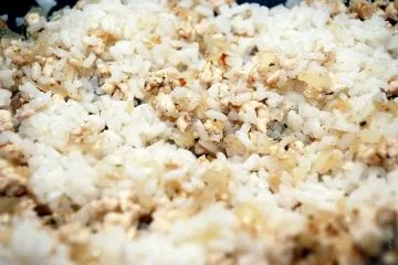 Перець фарширований куркою і рисом тушкований