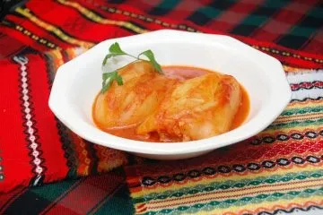 Перець фарширований куркою і рисом тушкований