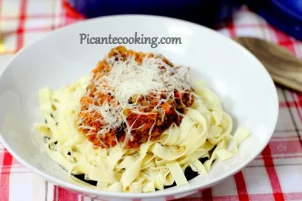 Паста болоньєзе (pasta alla bolognese), picantecooking (bolognese) Паста болоньєзе (pasta alla bolognese), picantecooking