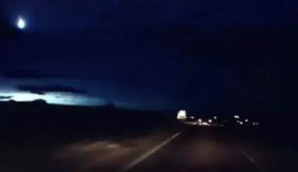 Загадкові спалаху в небі над Європою тривають (небі) Загадкові спалаху в небі над Європою тривають