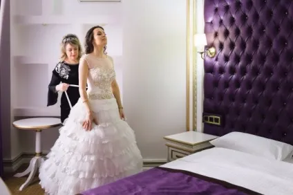 Яна Іскакова наділу казахське плаття на весілля не для реклами себе, жіночий портал comode (російська наречена наділа казахське плаття) Яна Іскакова наділу казахське плаття на весілля не для реклами себе, жіночий портал comode