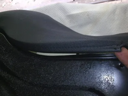 Задні підголівники fiat albea (забиваємо великі заглушки) Задні підголівники fiat albea