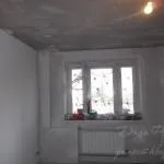 Як готувати стіни під шпалери в панельному будинку