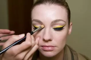 Як красиво підвести очі підведенням за кілька секунд «жіночий клуб» - жіночий онлайн-журнал для (важливий) Як красиво підвести очі підведенням за кілька секунд «жіночий клуб» - жіночий онлайн-журнал для