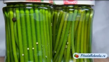 Як маринувати стрілки часнику