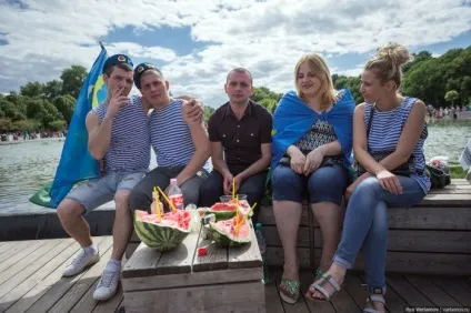 Як відзначили день повітряно-десантних військ в цьому році (50 фото) - Трініксі (це) Як відзначили день повітряно-десантних військ в цьому році (50 фото) - Трініксі