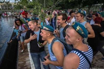 Як відзначили день повітряно-десантних військ в цьому році (50 фото) - Трініксі (уявити) Як відзначили день повітряно-десантних військ в цьому році (50 фото) - Трініксі