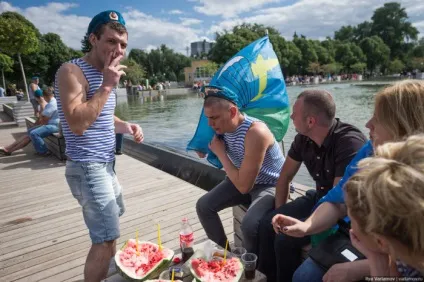 Як відзначили день повітряно-десантних військ в цьому році (50 фото) - Трініксі (серед) Як відзначили день повітряно-десантних військ в цьому році (50 фото) - Трініксі