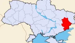 Який з фруктів з ботанічної точки зору не є ягодою