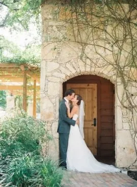 Як підготуватися до змін погоди в день весілля the bride