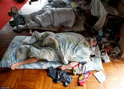 Як споживати 8000 ккал в день, спати в кисневій масці і інші секрети з закритого світу (ккал) Як споживати 8000 ккал в день, спати в кисневій масці і інші секрети з закритого світу