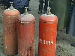 Як правильно і безпечно розрізати (розпиляти) болгаркою старий газовий балон з під пропану б у (газовий балон) Як правильно і безпечно розрізати (розпиляти) болгаркою старий газовий балон з під пропану б у