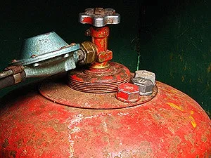 Як правильно розрізати газовий балон болгаркою, відео (газовий) Як правильно розрізати газовий балон болгаркою, відео