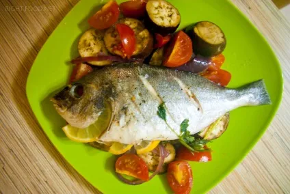 Запечена дорада в духовці рецепт риби у фользі (рецепт) Запечена дорада в духовці рецепт риби у фользі