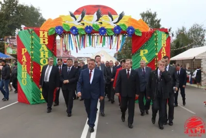 Як пройшли обласні «дожинки» в Торез (фото) - Новини - зоря - інформаційний портал Брестської (газета) Як пройшли обласні «дожинки» в Торез (фото) - Новини - зоря - інформаційний портал Брестської