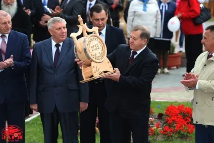 Як пройшли обласні «дожинки» в Торез (фото) - Новини - зоря - інформаційний портал Брестської (фото) Як пройшли обласні «дожинки» в Торез (фото) - Новини - зоря - інформаційний портал Брестської