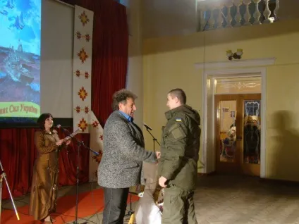 Як Рубіжанський міська рада привітав українських військових (фото, відео) (рубежное ЗСУ) Як Рубіжанський міська рада привітав українських військових (фото, відео)