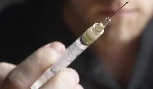 Як зробити укол в руку