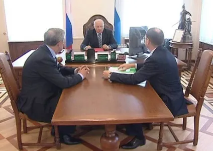 Як стати сенатором вУкаіни хто призначив школяра - кремль або Россель (Россель) Як стати сенатором вУкаіни хто призначив школяра - кремль або Россель