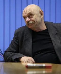 Яку кар'єру може сьогодні зробити в школі українську учитель суспільство України (кар'єру) Яку кар'єру може сьогодні зробити в школі українську учитель суспільство України