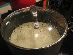 Як варити рис на воді в каструлі