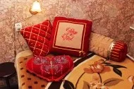 Як живеться господині квартири з двома балконами, яку вона повністю переробила і обставила своїми