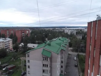 Як живеться господині квартири з двома балконами, яку вона повністю переробила і обставила своїми