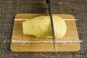 Картопля-гармошка з беконом і сиром в духовці (беконом) Картопля-гармошка з беконом і сиром в духовці