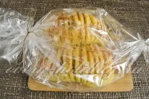 Картопля-гармошка з беконом і сиром в духовці (петрушка) Картопля-гармошка з беконом і сиром в духовці
