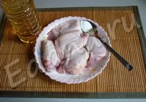Смажимо курячі стегна на сковороді (сковороді) Смажимо курячі стегна на сковороді