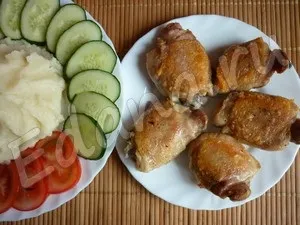 Смажимо курячі стегна на сковороді (сковороді) Смажимо курячі стегна на сковороді