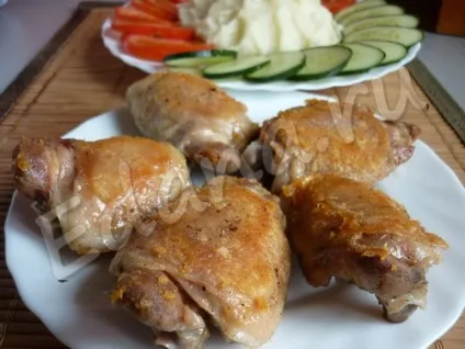 Смажимо курячі стегна на сковороді (стегна) Смажимо курячі стегна на сковороді