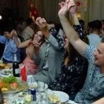 Коронація ювілярки, не чекай дива - чуді сам! (Кричалки ювілейні Сценка) Коронація ювілярки, не чекай дива - чуді сам!