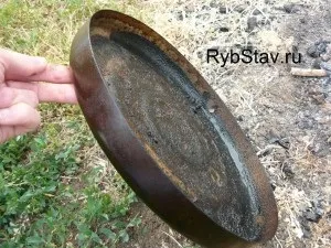 Коптильня гарячого копчення своїми руками, рибалка (місці кріплення шланга) Коптильня гарячого копчення своїми руками, рибалка