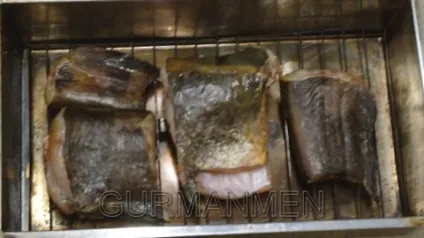 Копчений сом, коли готують чоловіки (кулінарні рецепти) Копчений сом, коли готують чоловіки